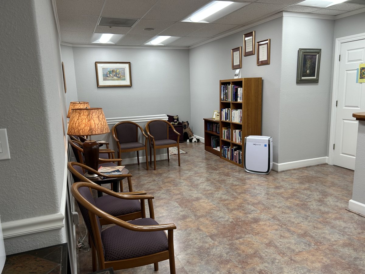 The reception room at Diablo Chiropractic in Walnut Creek